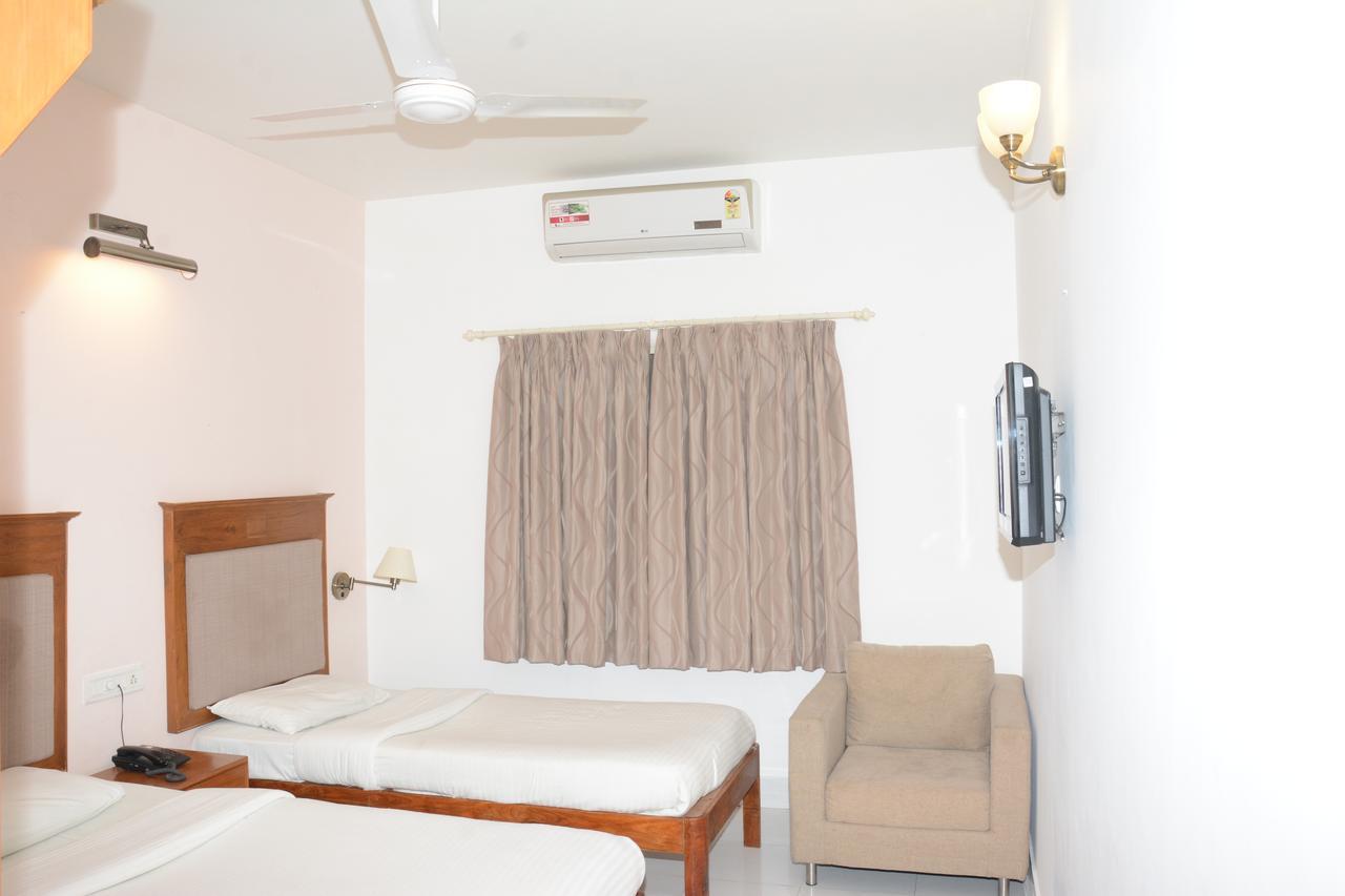 Sai Towers Otel Puttaparthi Dış mekan fotoğraf