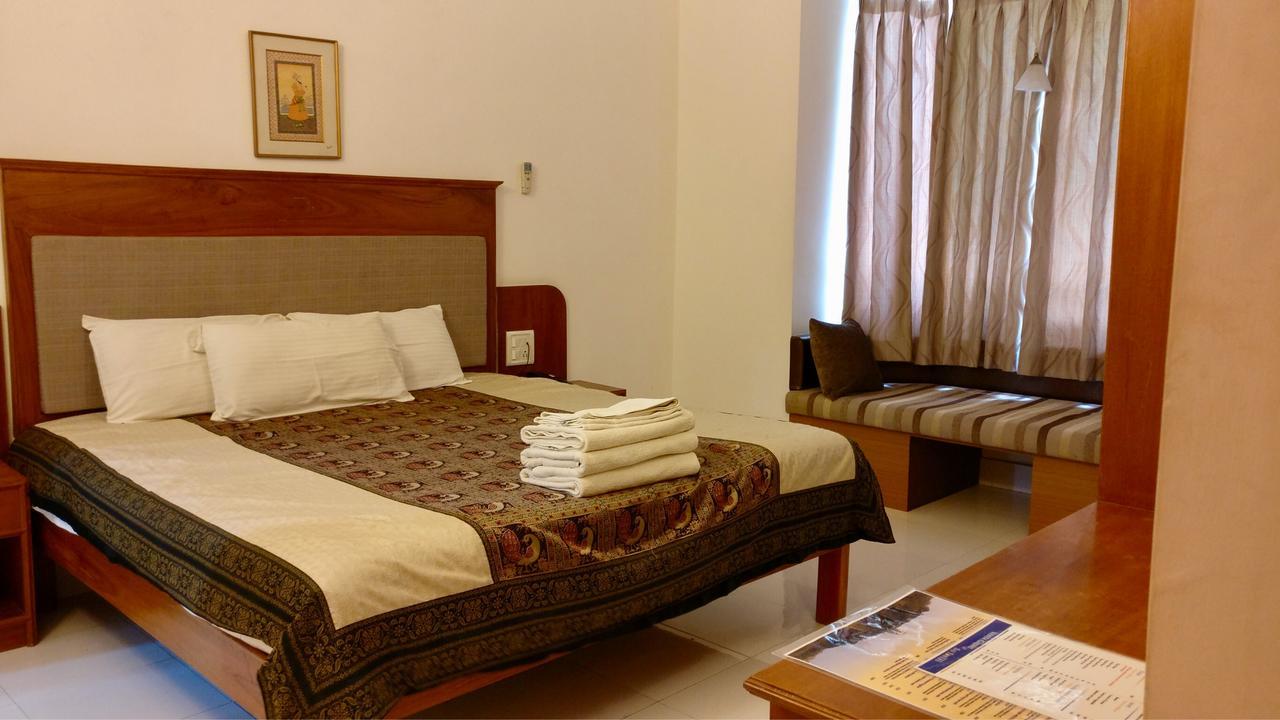 Sai Towers Otel Puttaparthi Dış mekan fotoğraf