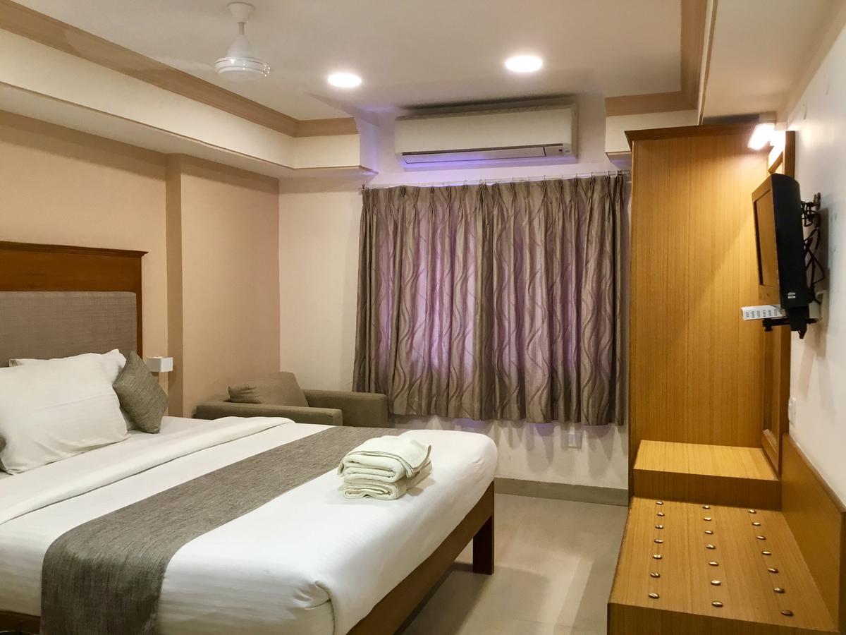 Sai Towers Otel Puttaparthi Dış mekan fotoğraf