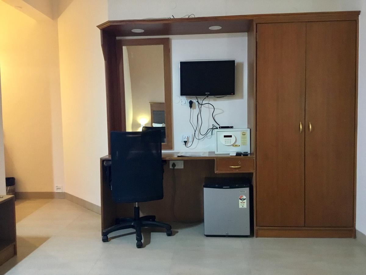 Sai Towers Otel Puttaparthi Dış mekan fotoğraf