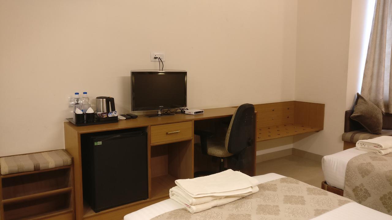 Sai Towers Otel Puttaparthi Dış mekan fotoğraf