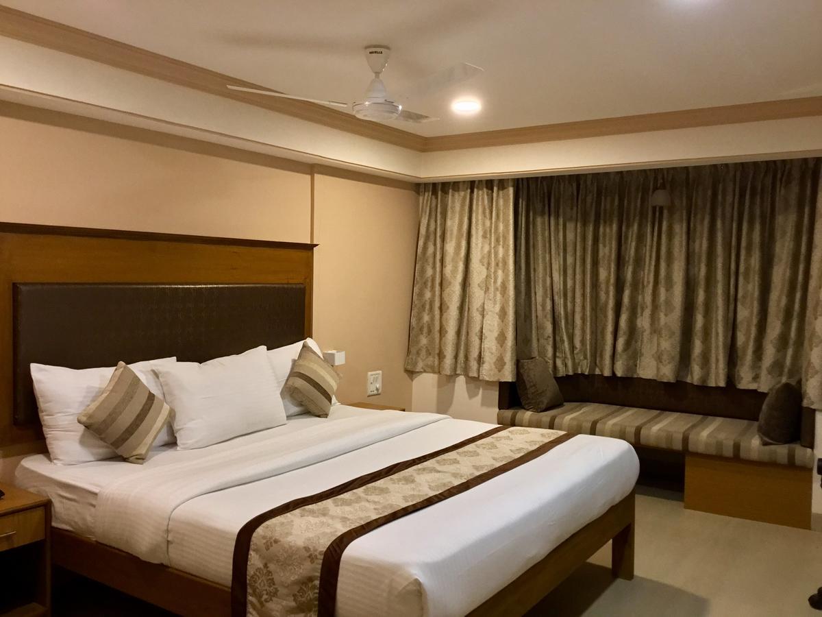 Sai Towers Otel Puttaparthi Dış mekan fotoğraf
